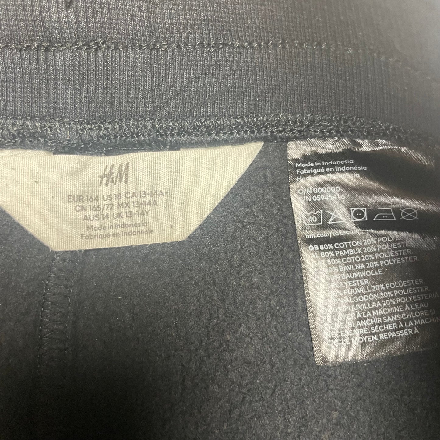 Schwarze Jogginghose mit Rippbündchen in Größe 13–14 Jahre – inside