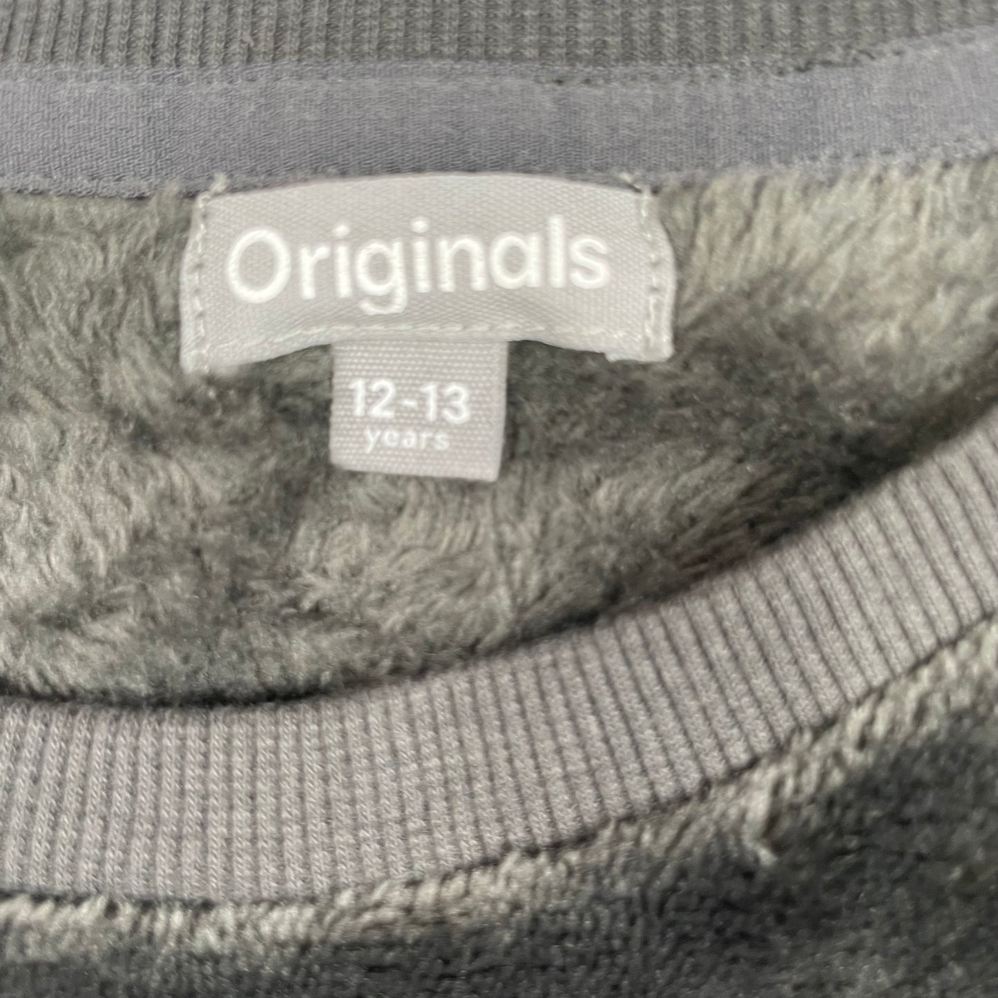 Grauer Samt-Schlafanzug mit Slogan 