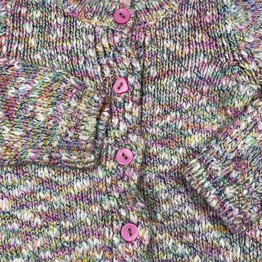 Bunte Strickjacke mit Knopfleiste für Mädchen – detail