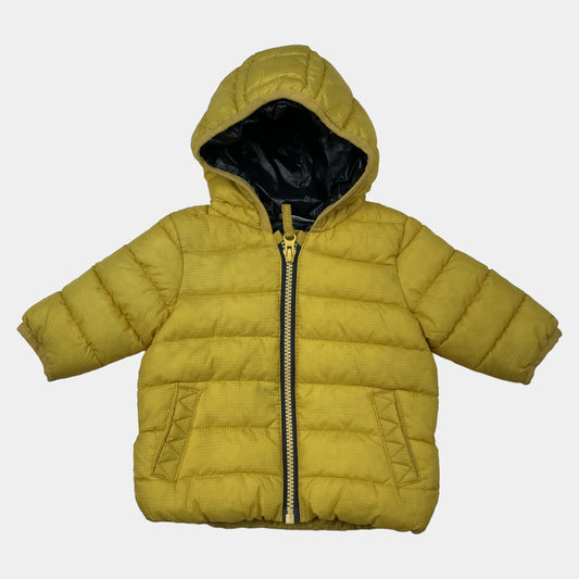 Gelbe Kapuzenjacke für Babys bis 3 Monate von Next – front