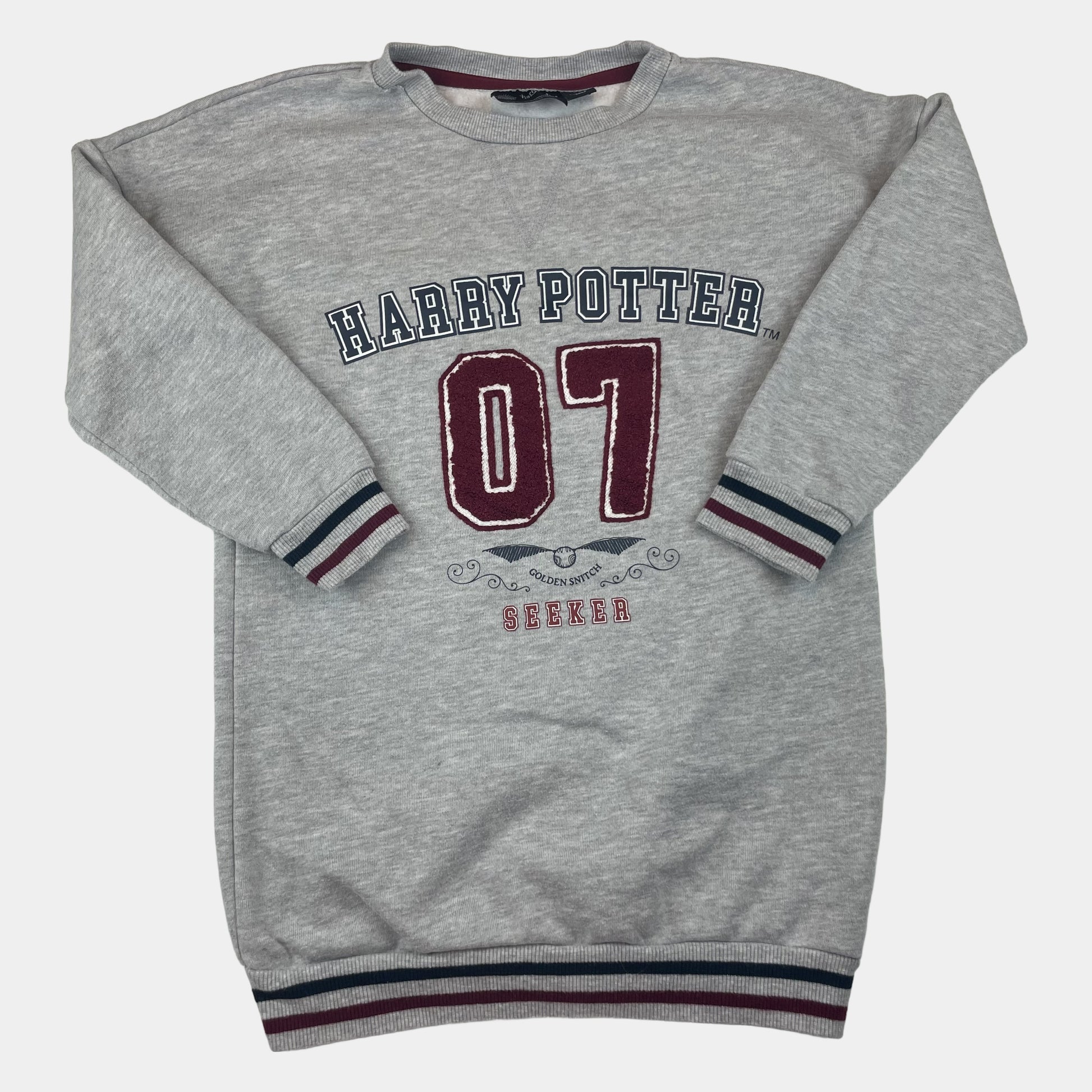 Graues Harry Potter Sweatshirt mit 07 Aufdruck für Jungen. – flatlay