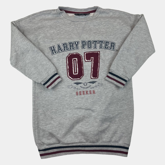 Graues Harry Potter Sweatshirt mit 07 Aufdruck für Jungen. – flatlay