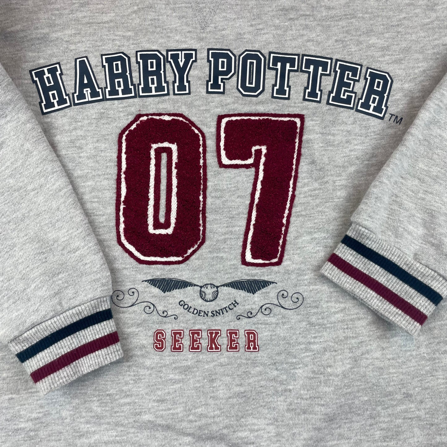 Graues Harry Potter Sweatshirt mit 07 Aufdruck für Jungen. – front