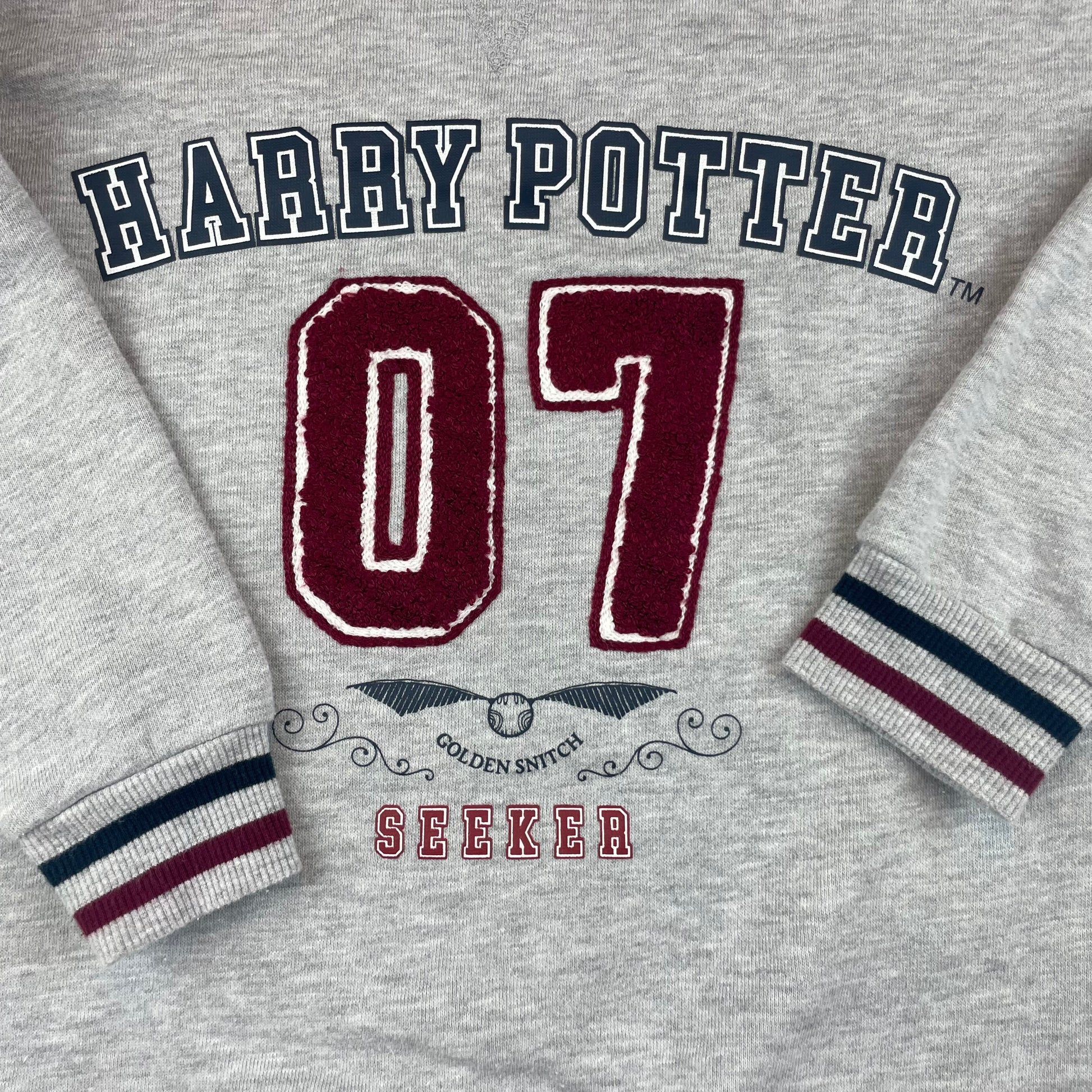Graues Harry Potter Sweatshirt mit 07 Aufdruck für Jungen. – front