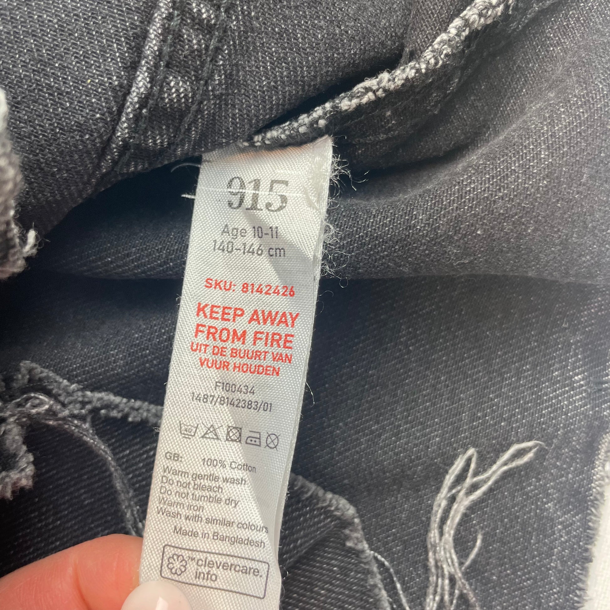 Schwarze Denim-Jacke für Kinder mit Fransen, Größe 10-11 Jahre – label