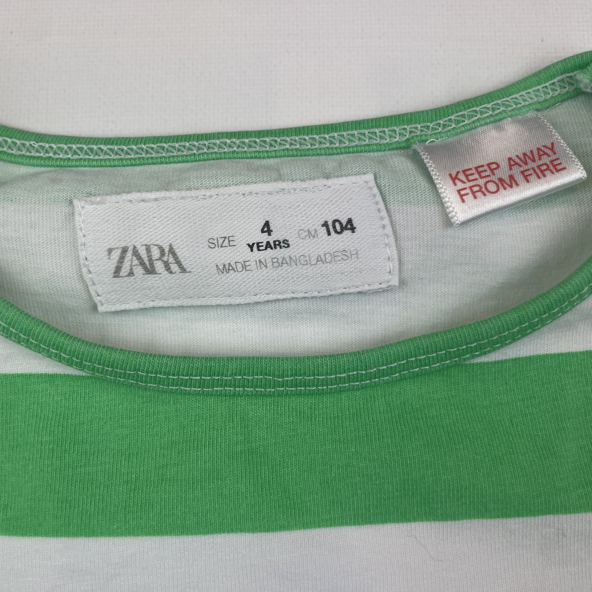 Grün-weiß gestreiftes T-Shirt mit Rüschen für Kinder – label