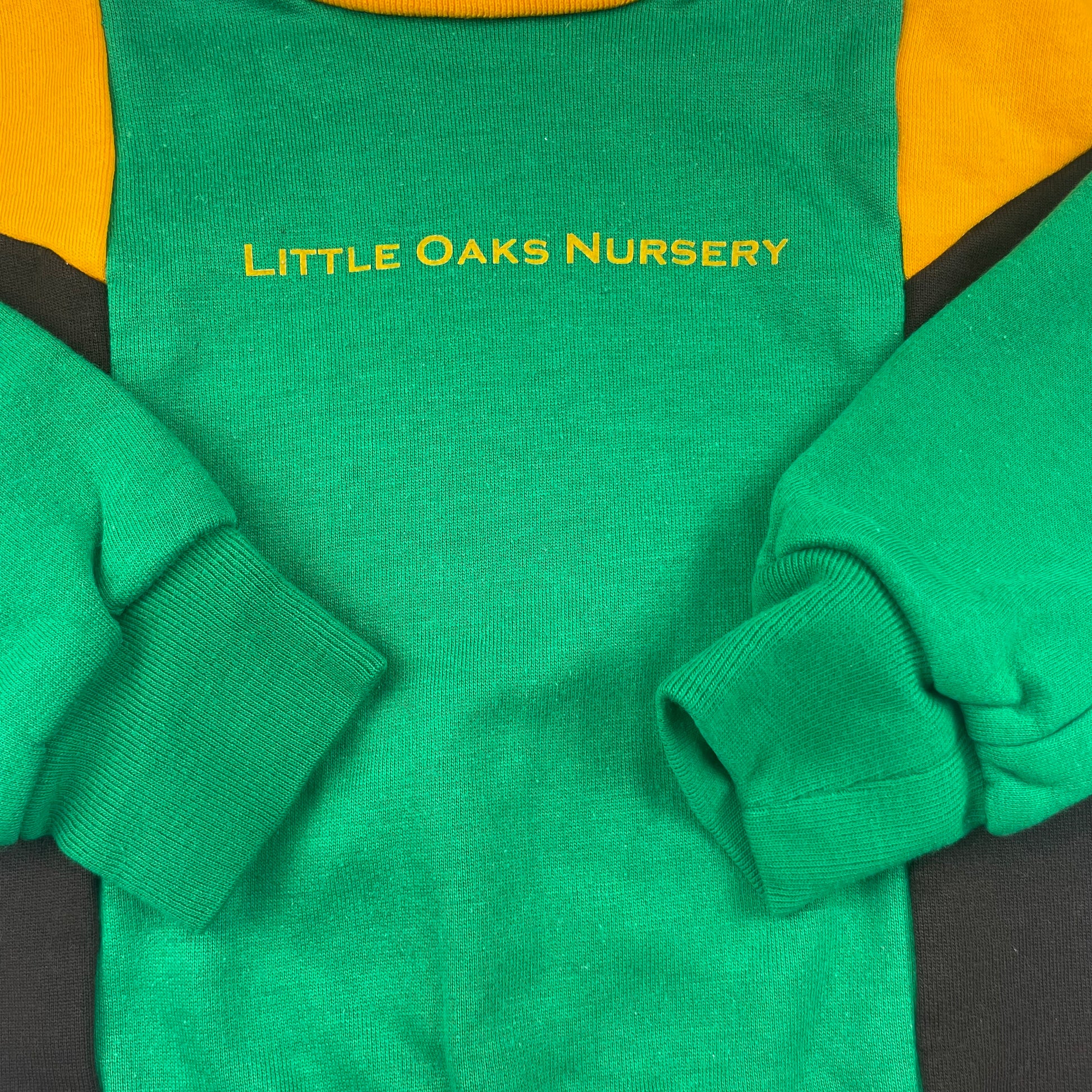 Grüner und gelber TOPO Fleece-Pullover für Kinder, Alter 6 Jahre – detail