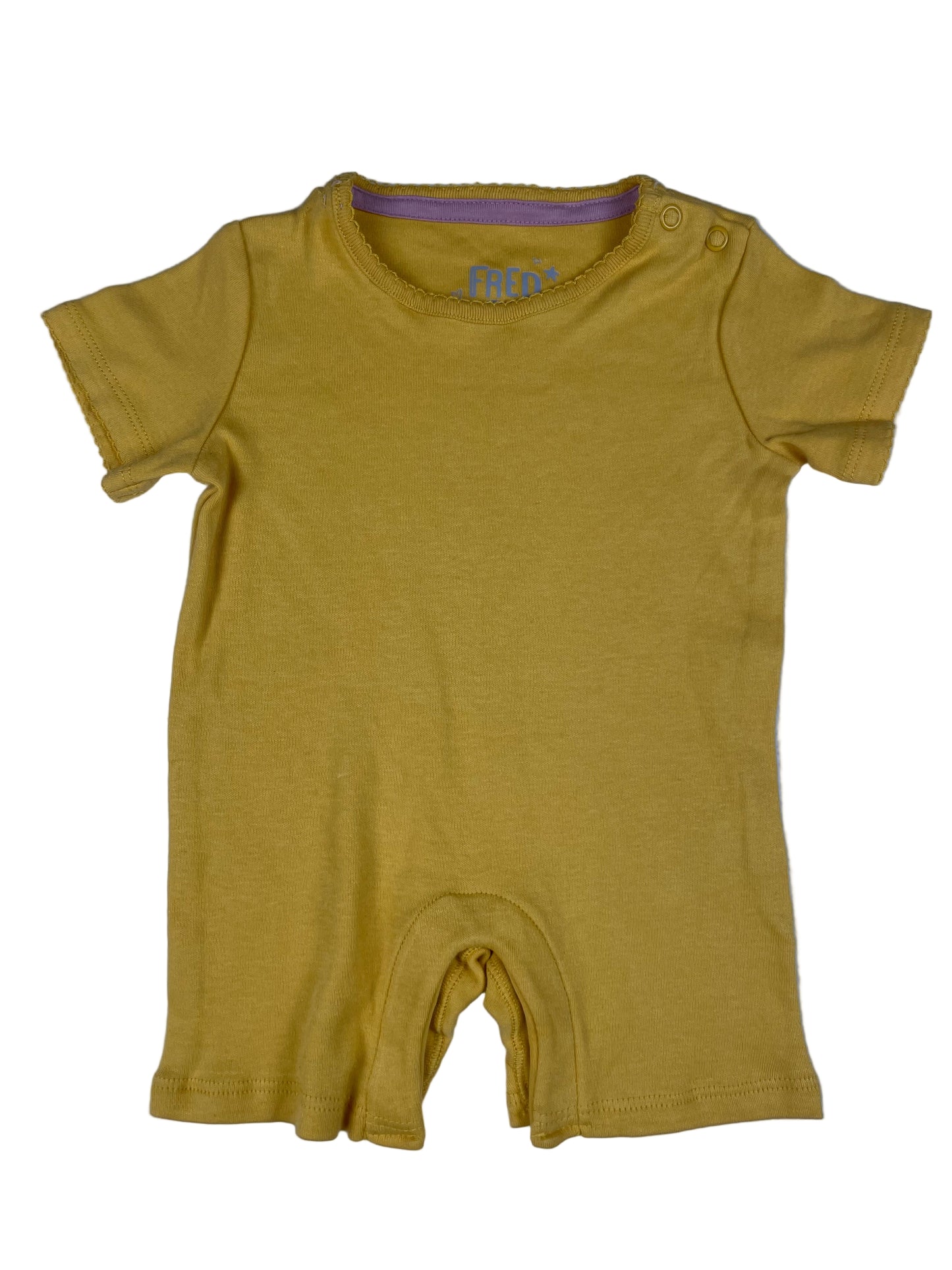 Gelber Kurzarm-Overall von Fred & Flo aus Bio-Baumwolle, Größe 0–3 Monate.