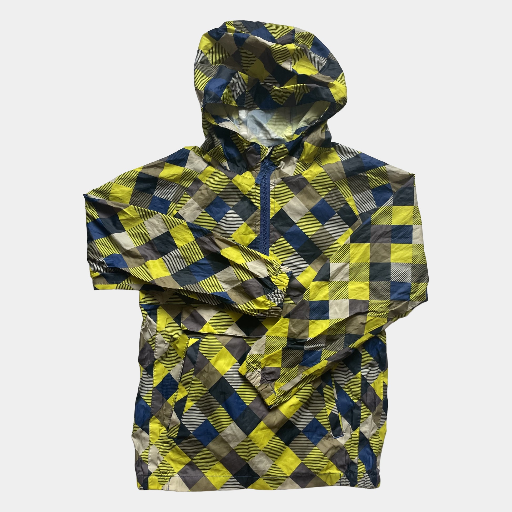 Mehrfarbige Regenjacke mit Kapuze und quadratischem Muster – front