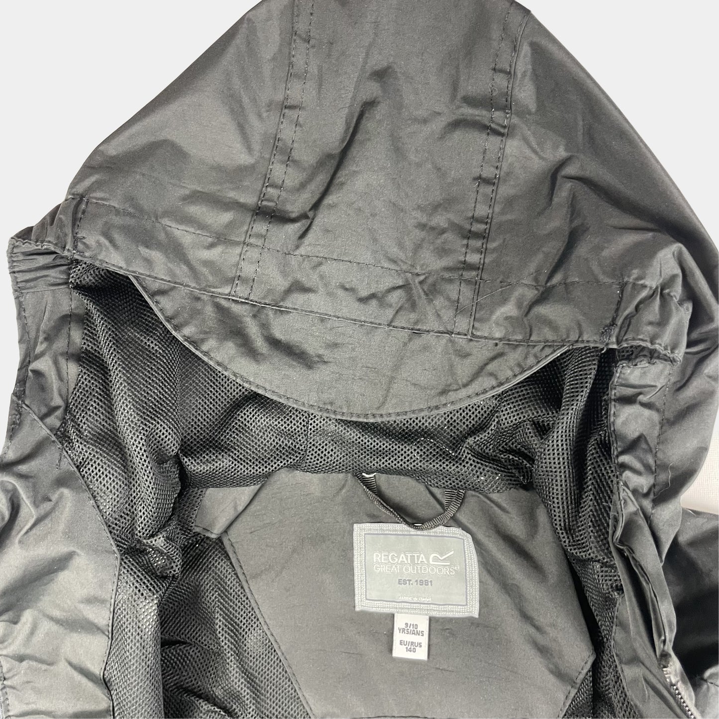 Schwarze Regatta Kapuzenjacke für Kinder, Größe 9-10 Jahre – detail