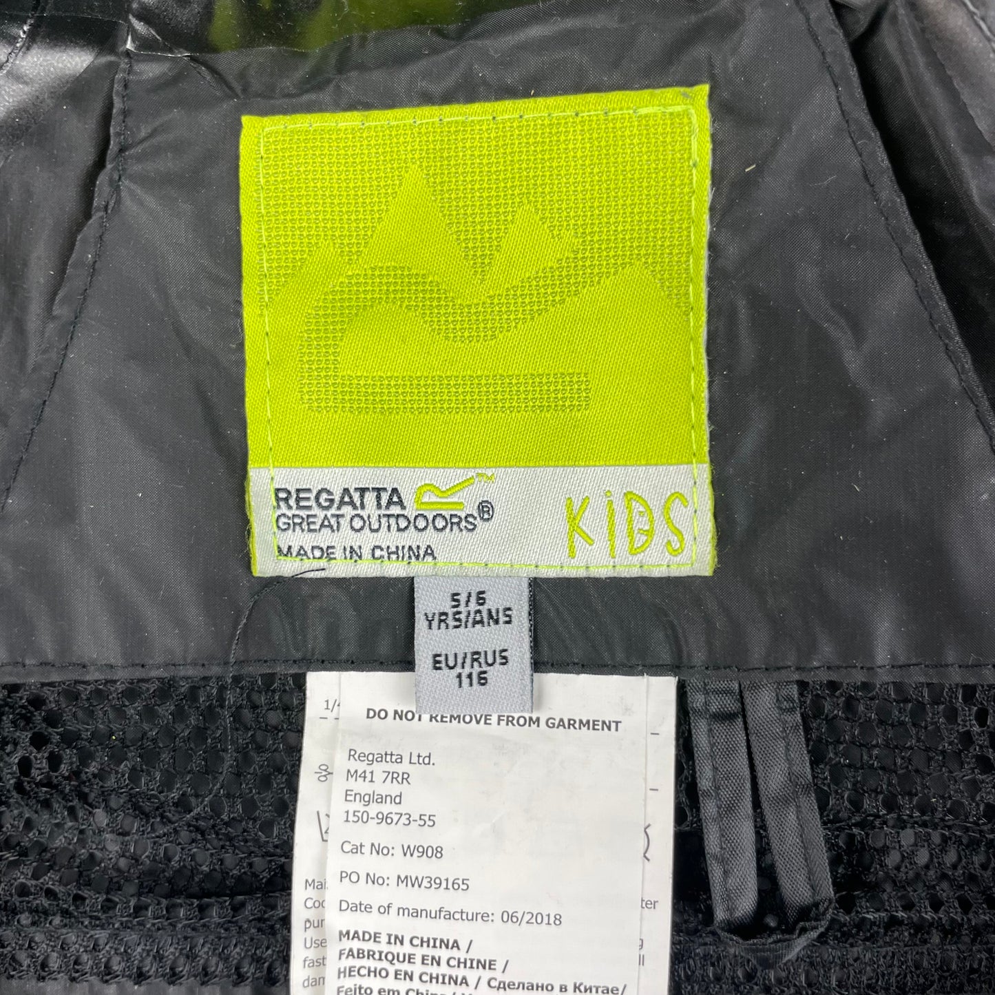 Schwarze Regenjacke mit Kapuze für Kinder – label