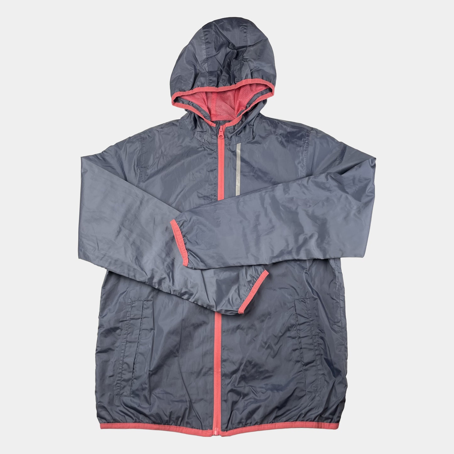 Graue Windjacke mit pinken Details und Kapuze von Crivit – front