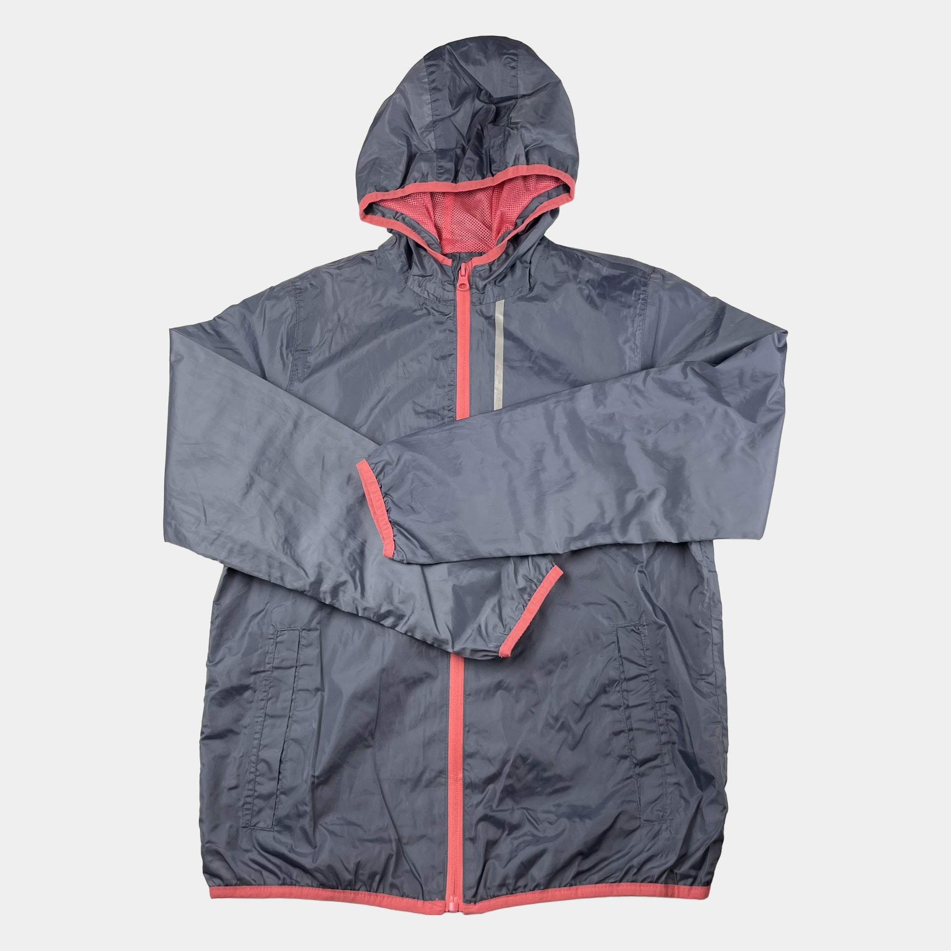 Graue Windjacke mit pinken Details und Kapuze von Crivit – front