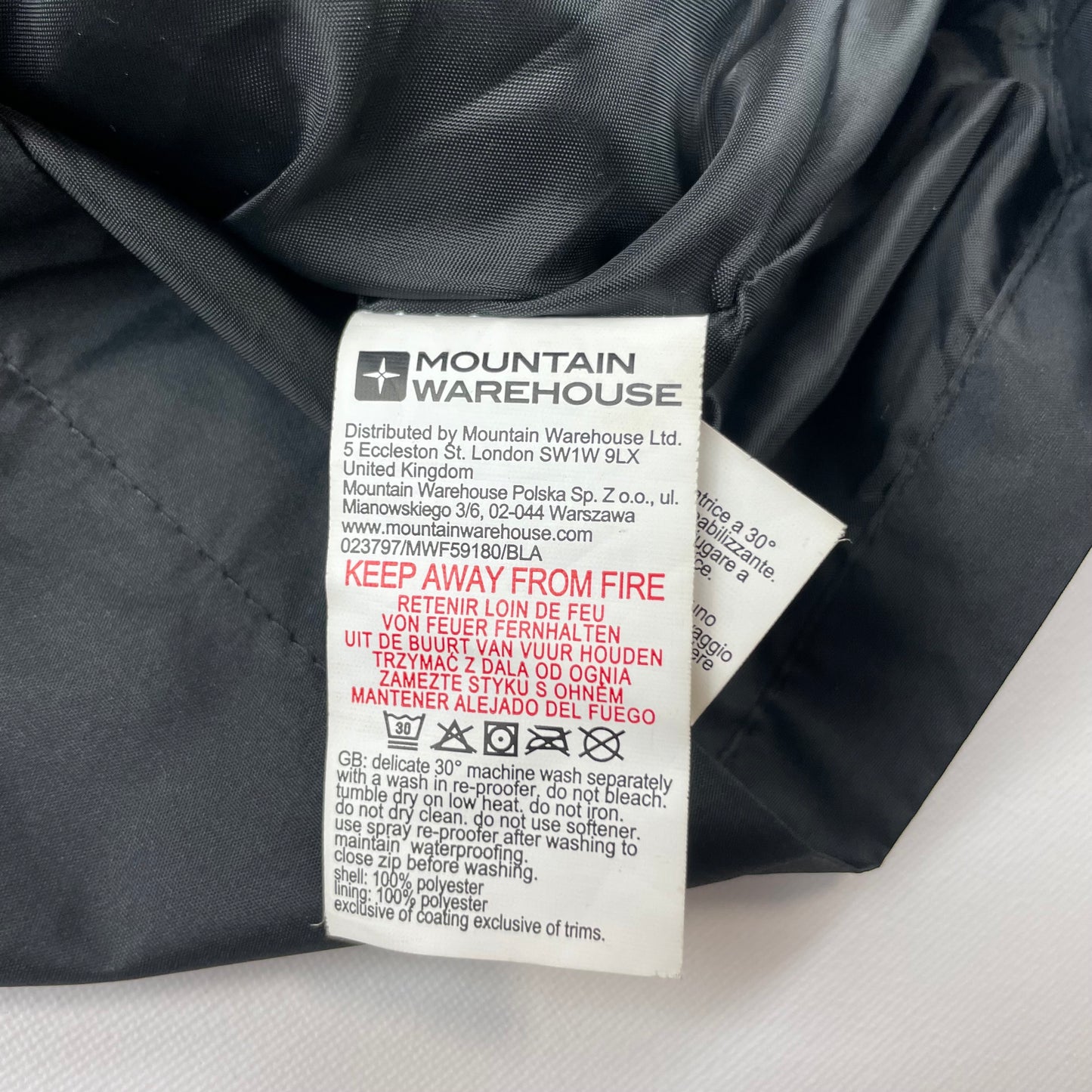 Schwarze Regenjacke mit Kapuze für Kinder – label