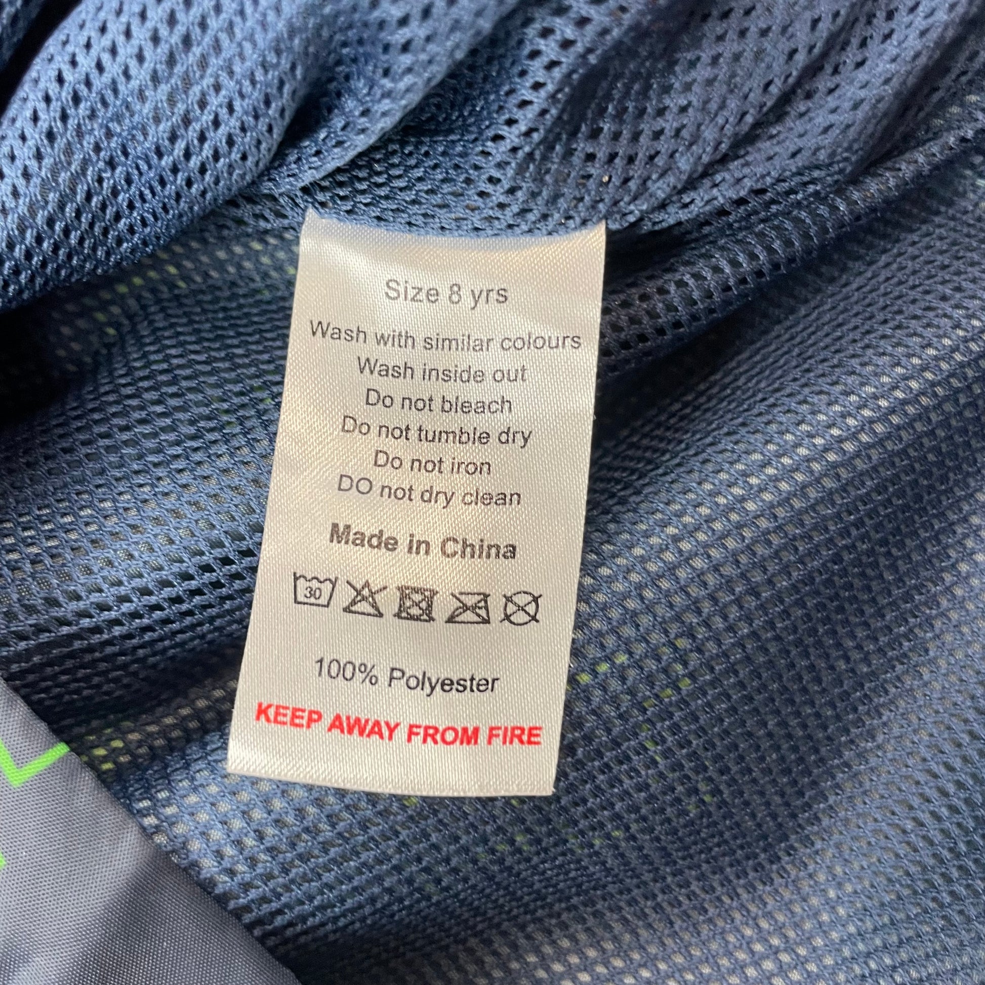 Graue Regenjacke mit grünem Muster für Jungen, Größe 8 Jahre – label