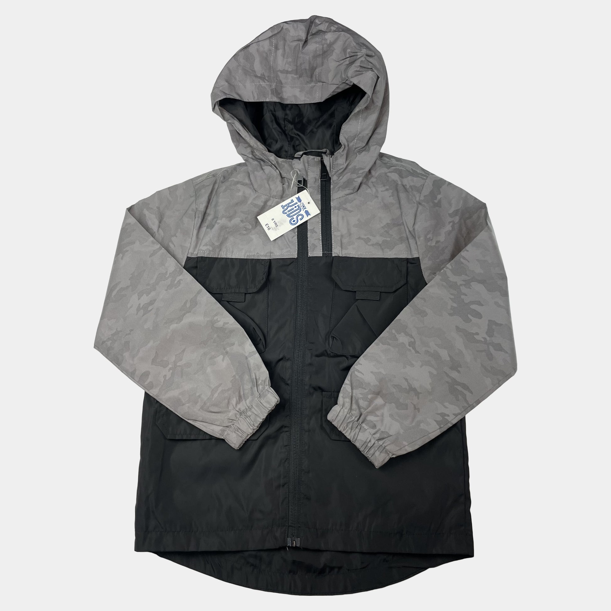 Graue und schwarze Camouflage-Jacke mit Kapuze, Größe 8 Jahre, aus Polyester – front