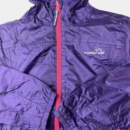 Lila Regenjacke von Freedom Trail in Größe 9-10 Jahre – detail