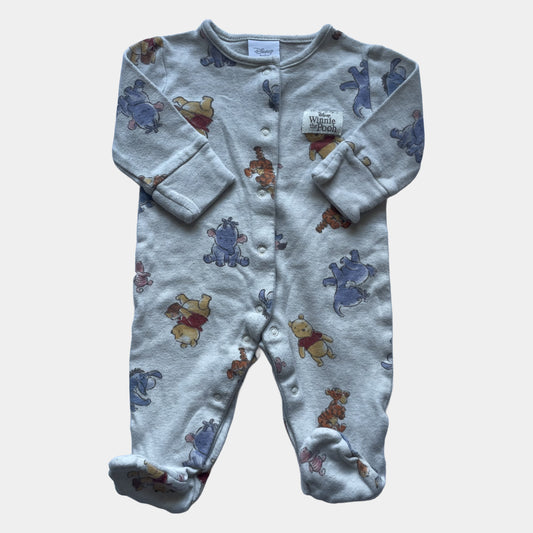 Grauer Baby-Overall mit Winnie the Pooh-Muster von Disney, Größe 0-3 Monate. – front