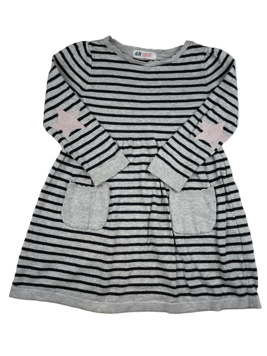 Gestreiftes H&M Strickkleid grau-schwarz mit Taschen, Größe 98/104 – front