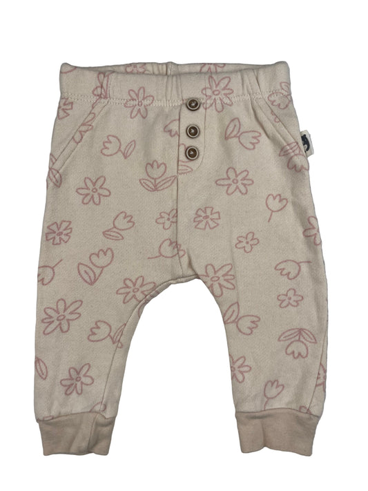 Beige Babyhose mit rosa Blumen von Rabbit Bear, Größe 0–3 Monate – front
