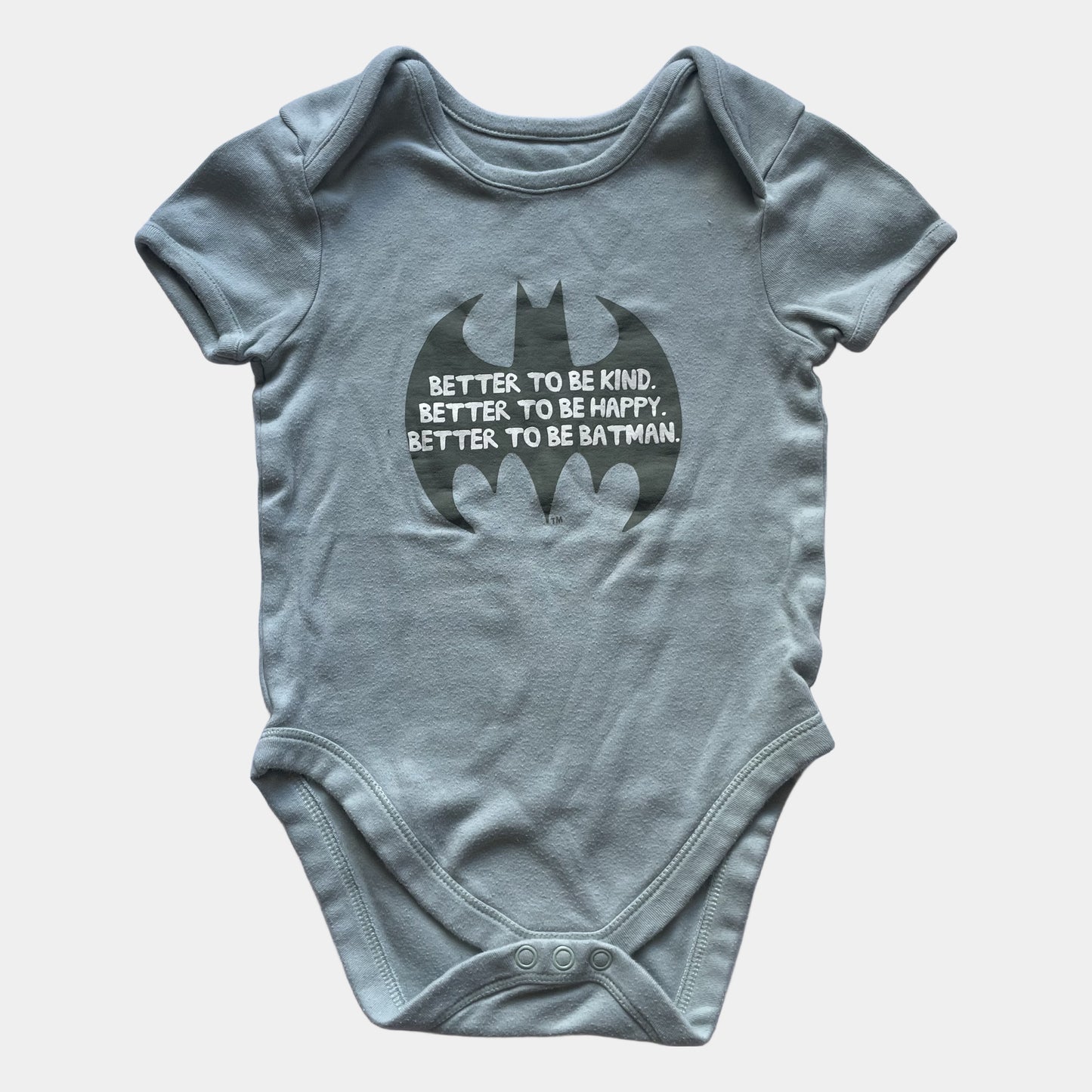Grauer Body mit Batman-Motiv und Spruch, Größe 18-24 Monate – front