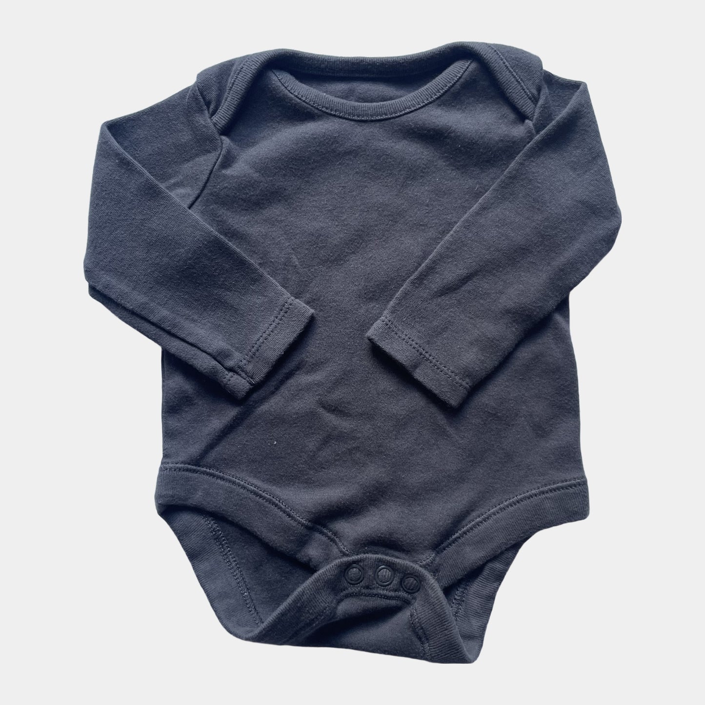 Grauer Langarm-Body aus Baumwolle mit Druckknöpfen im Schritt für Babys bis zu 3 Monate. – front