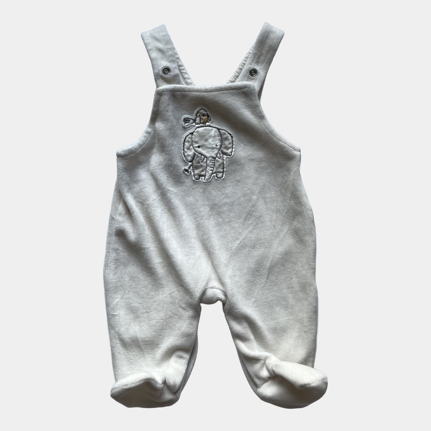 Weißer Overall mit Elefantenmotiv, geeignet für Neugeborene, von George. – front