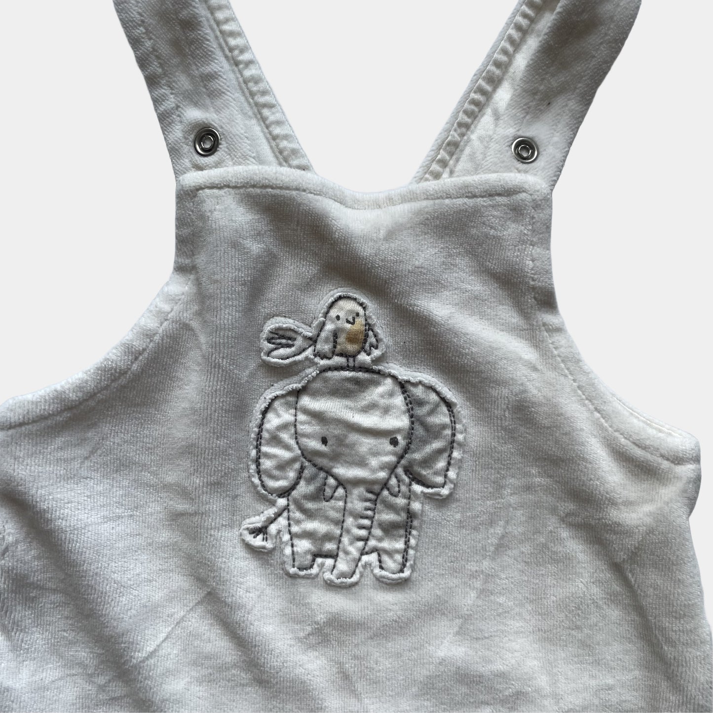 Heller Overall mit Elefantenmotiv – detail