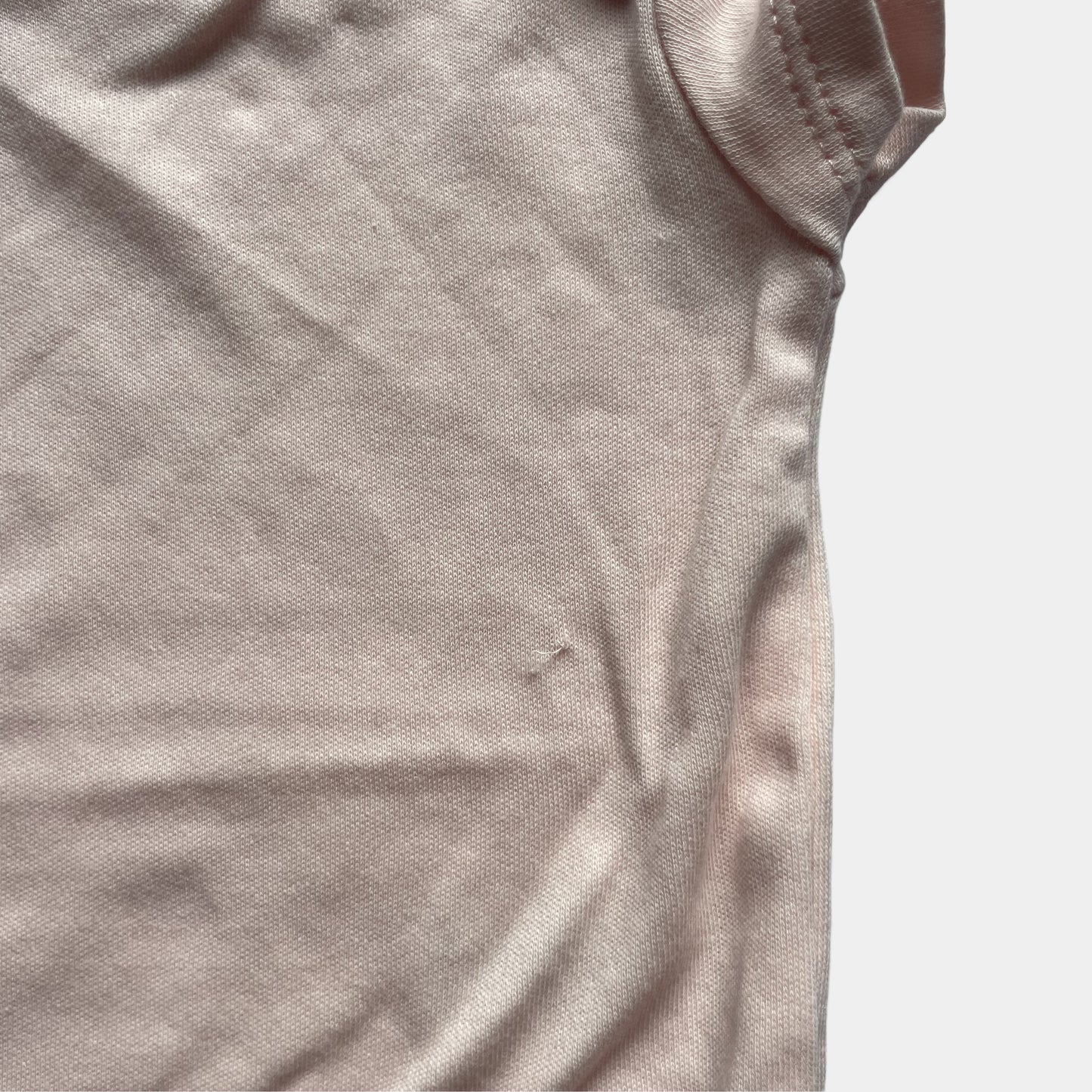 Pastellrosa Baby-Body für Neugeborene von George – detail