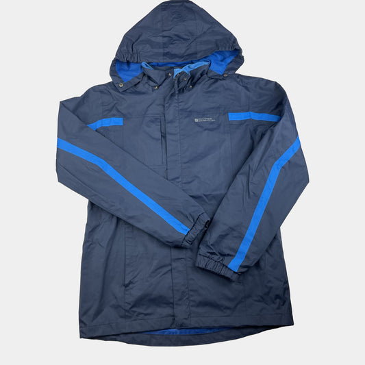 Dunkelblaue Polyester-Regenjacke mit Kapuze und blauen Streifen. – front