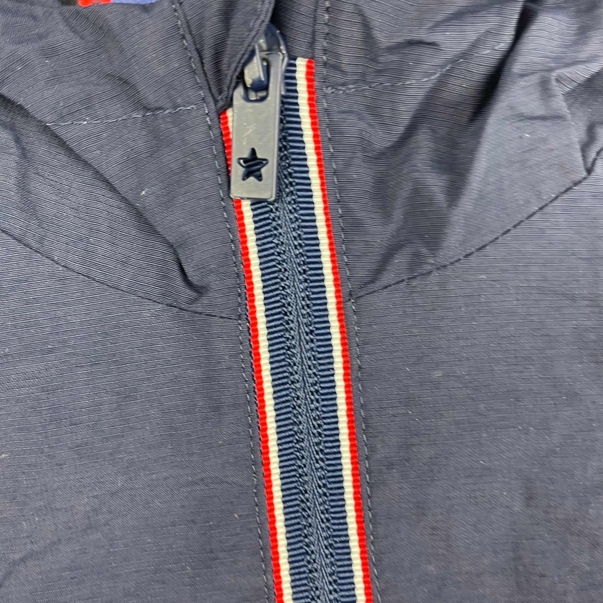 Dunkelblaue Next Regenjacke für Kinder, Größe 5-6 Jahre. – zip