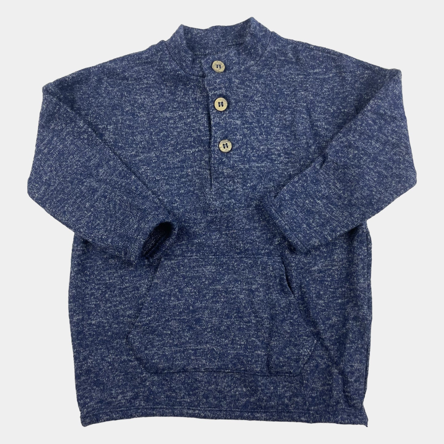 Blauer Strickpullover mit Holzknöpfen und Kängurutasche von George für Babys 3-6 Monate. – front