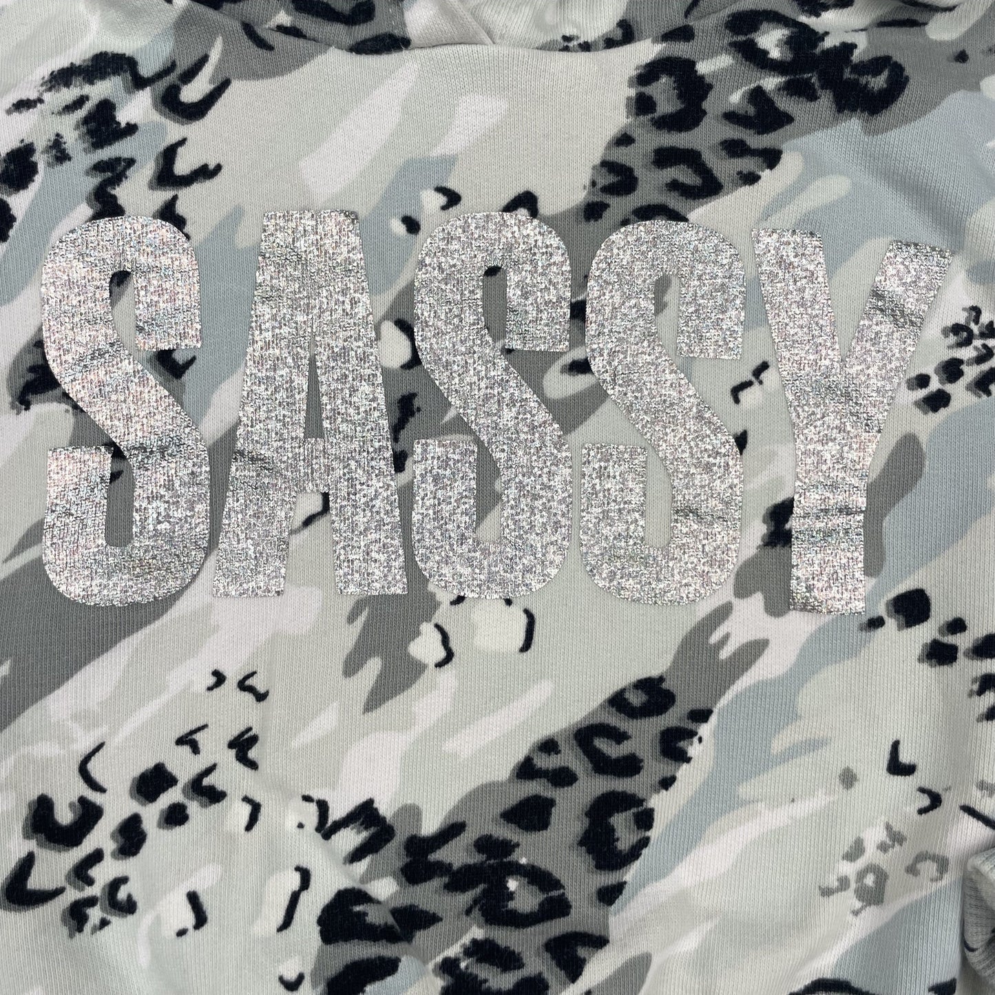 River Island Kinder Hoodie "SASSY" in Grau/Schwarz, Animalprint, Gr. 116 – detail