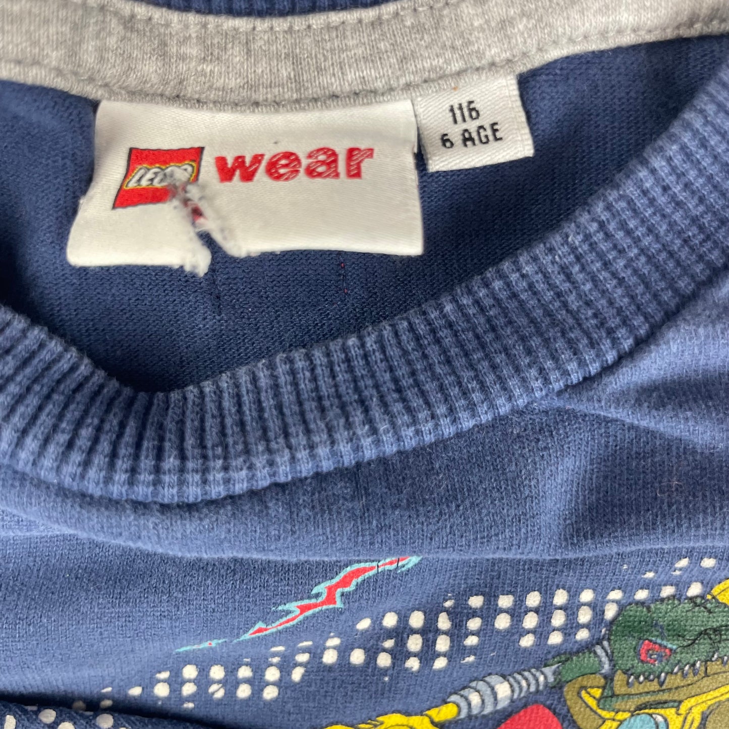 Blaues Langarmshirt mit Print und LEGO-Motiv, Größe 116. – label