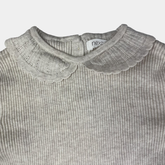 Beiger Baumwoll-Pullover mit Peter-Pan-Kragen, Größe 7 Jahre (ca. 122 cm) – detail