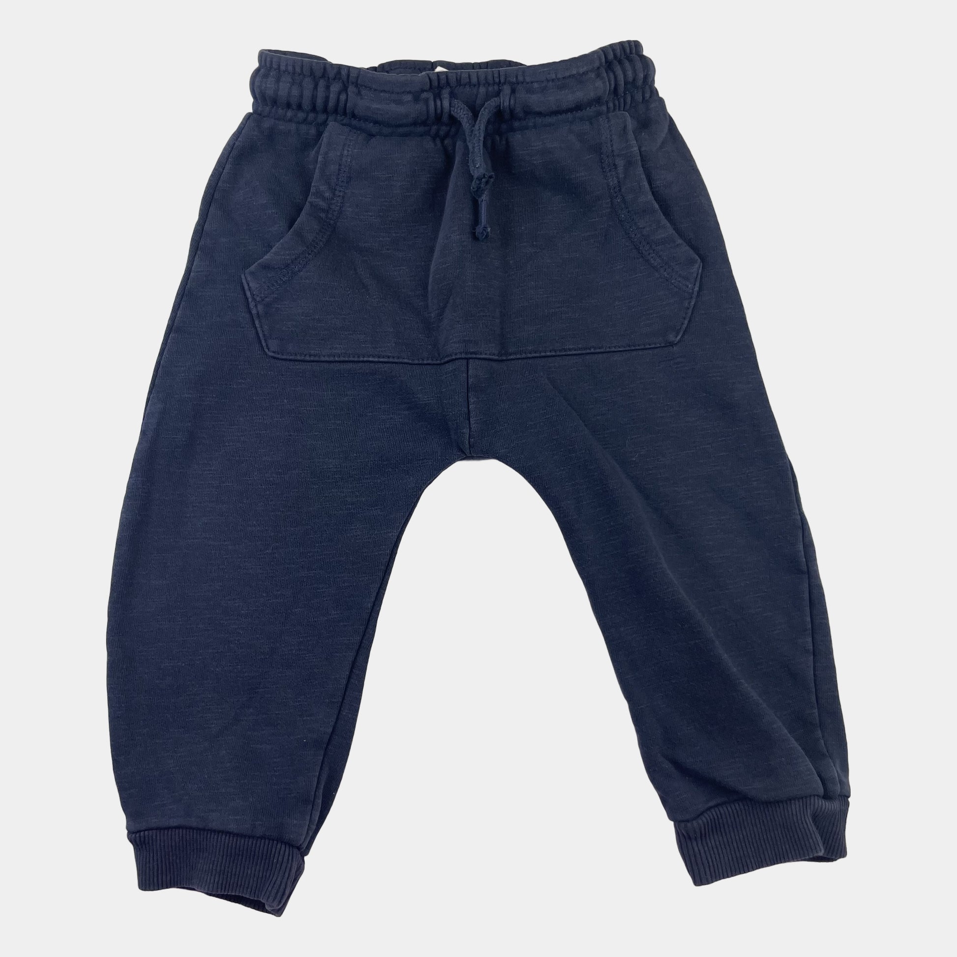 Blaue Freizeithose aus Baumwolle mit elastischem Bund und gerippten Bündchen. – front