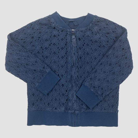 Dunkelblaue Jacke von Next mit floraler Spitzenoberfläche und Reißverschluss vorne. – front