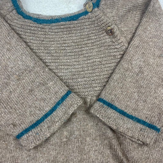 Braunes Strickkleid von Chilicu aus Wollmix mit langen Ärmeln und Kontrastkanten, Größe 3 Jahre – detail