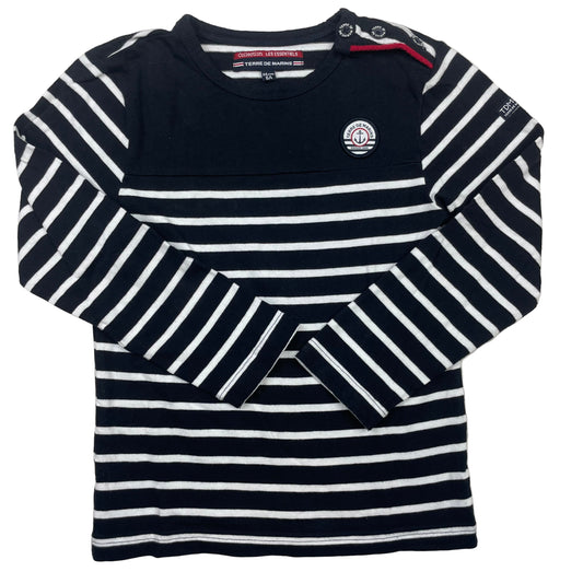 Dunkelblau-weißes Ringel-Langarmshirt von Terre de Marins mit Schulterknöpfen und Logo-Patch, Größe 116 – front